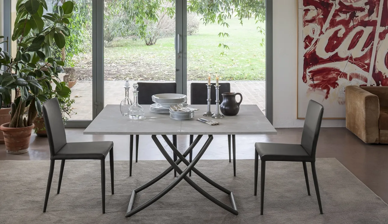 Tavolino trasformabile Sakura con top in ceramica e base in metallo di Altacom