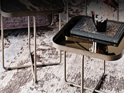 Tavolino in acciaio verniciato goffrato con piano in cristallo specchiato bronzo Benny di Cattelan Italia