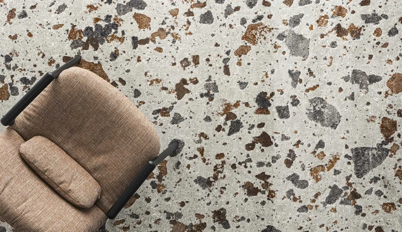 Tappeto che ricorda le pavimentazioni a mosaico Terrazzo di Calligaris