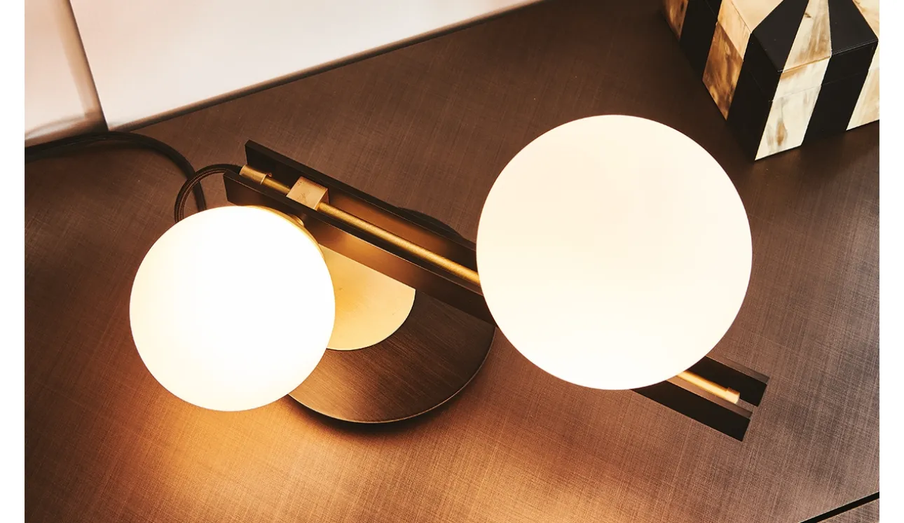 Lampada da tavolo in vetro e metallo Planeta di Cattelan Italia