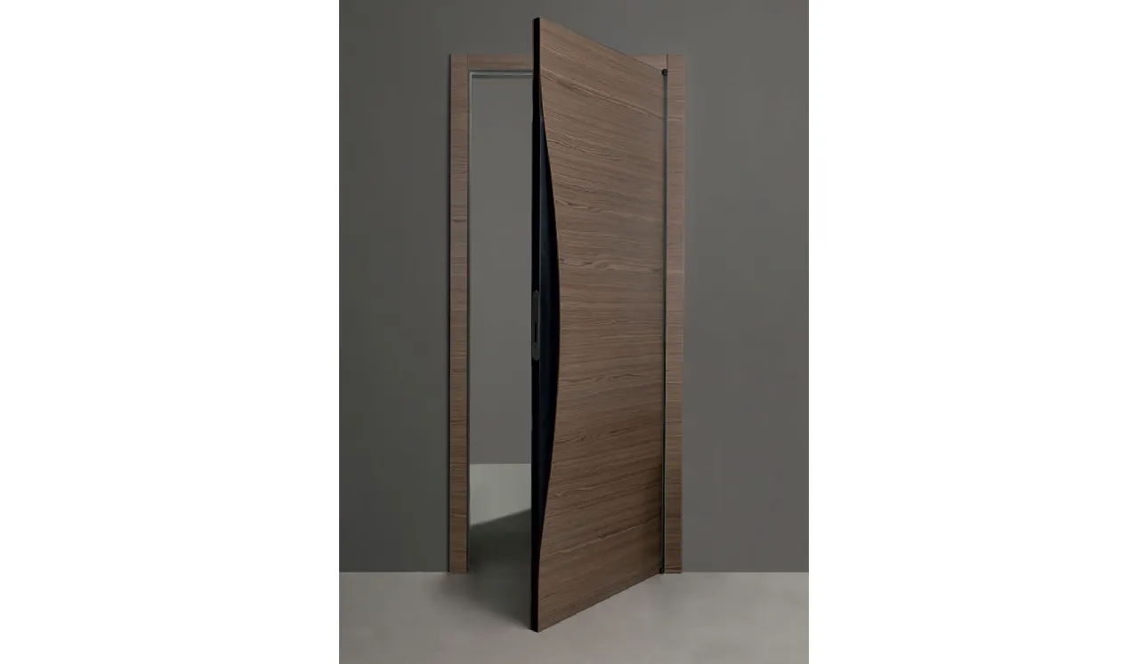 Porta per interni di design in legno noce canaletto con serratura magnetica Blow di Albed