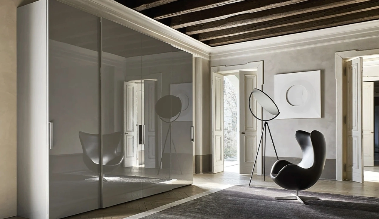 Armadio Anta Liscia in laccato lucido Ardesia con maniglia Mia di Sangiacomo