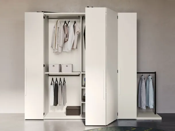 Armadio con ante a soffietto in laccato bianco opaco Best di Clever