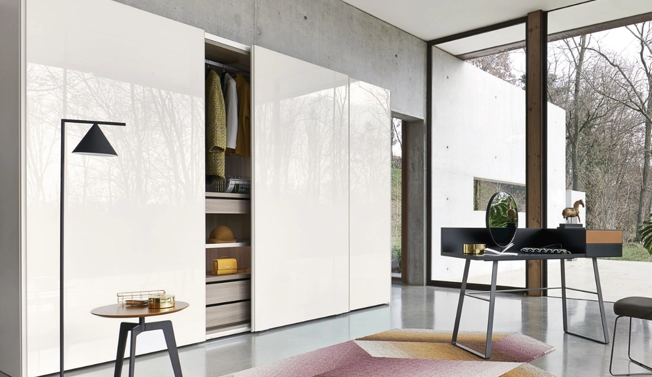 Armadio Breccia Scorrevole in laccato lucido di Sangiacomo