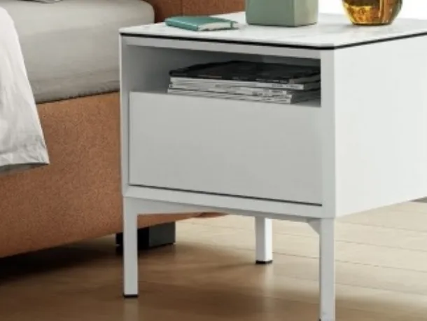 Comodino in legno laccato opaco York di Calligaris