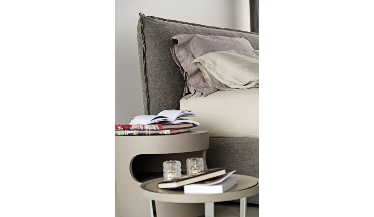 Letto imbottito Bold di Art Nova