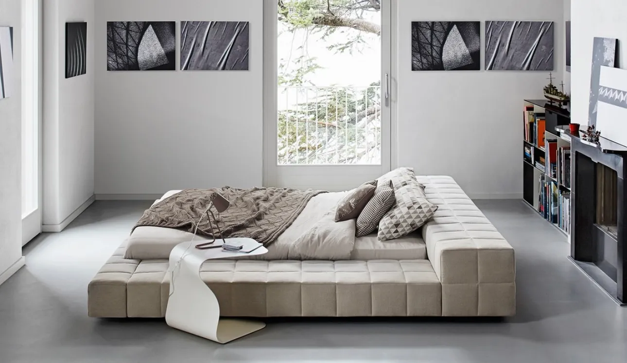 Letto imbottito Squaring di Bonaldo
