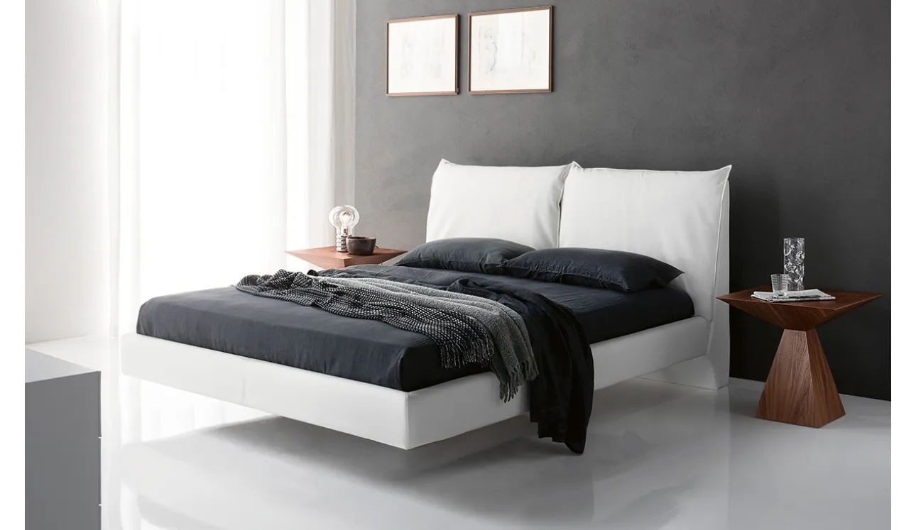 Letto in ecopelle con testiera imbottita Lukas di Cattelan Italia