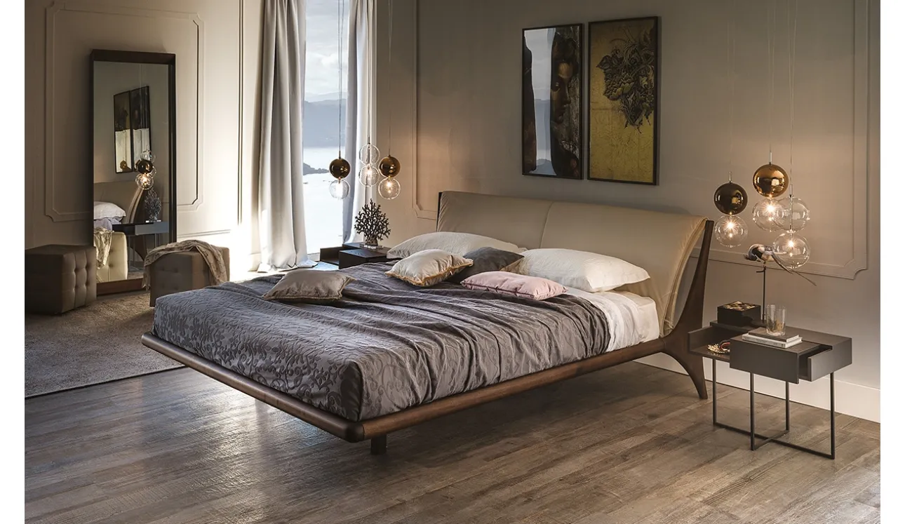 Letto con struttura in legno e testiera in ecopelle Nelson di Cattelan Italia