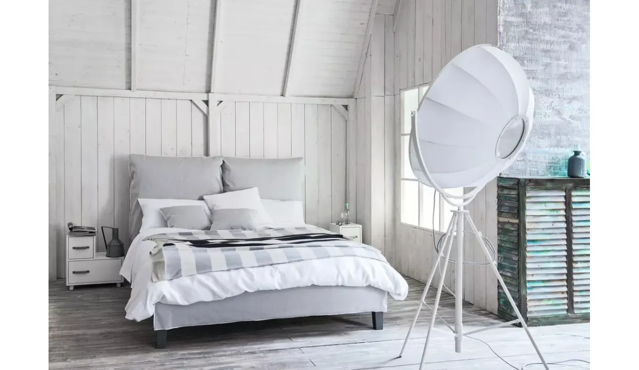 Letto imbottito Fly di Gervasoni