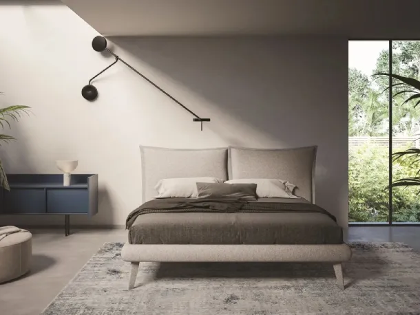 Letto moderno in tessuto con testiera Patricia di Ergogreen