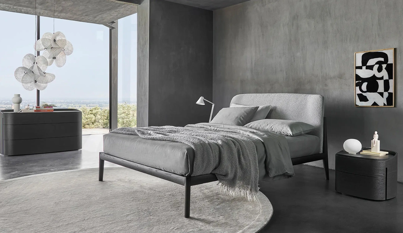 Letto Sissi con testiera in tessuto imbottito di Sangiacomo