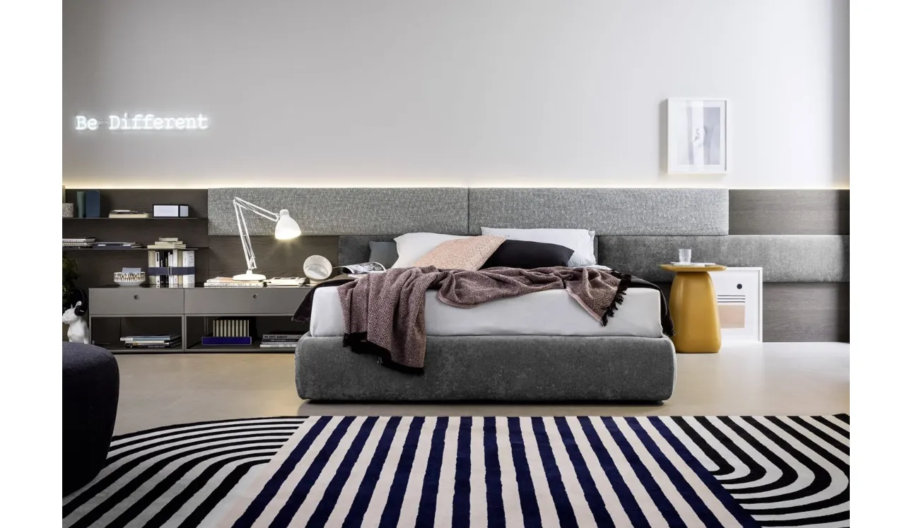Letto Testiera Space in legno e tessuto di Novamobili