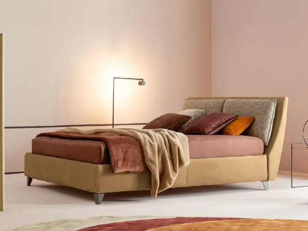 Letto in tessuto con testiera Attico di Twils