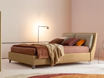 Letto in tessuto con testiera Attico di Twils