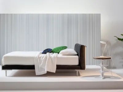 Letto in tessuto con testiera Camaleo di Twils