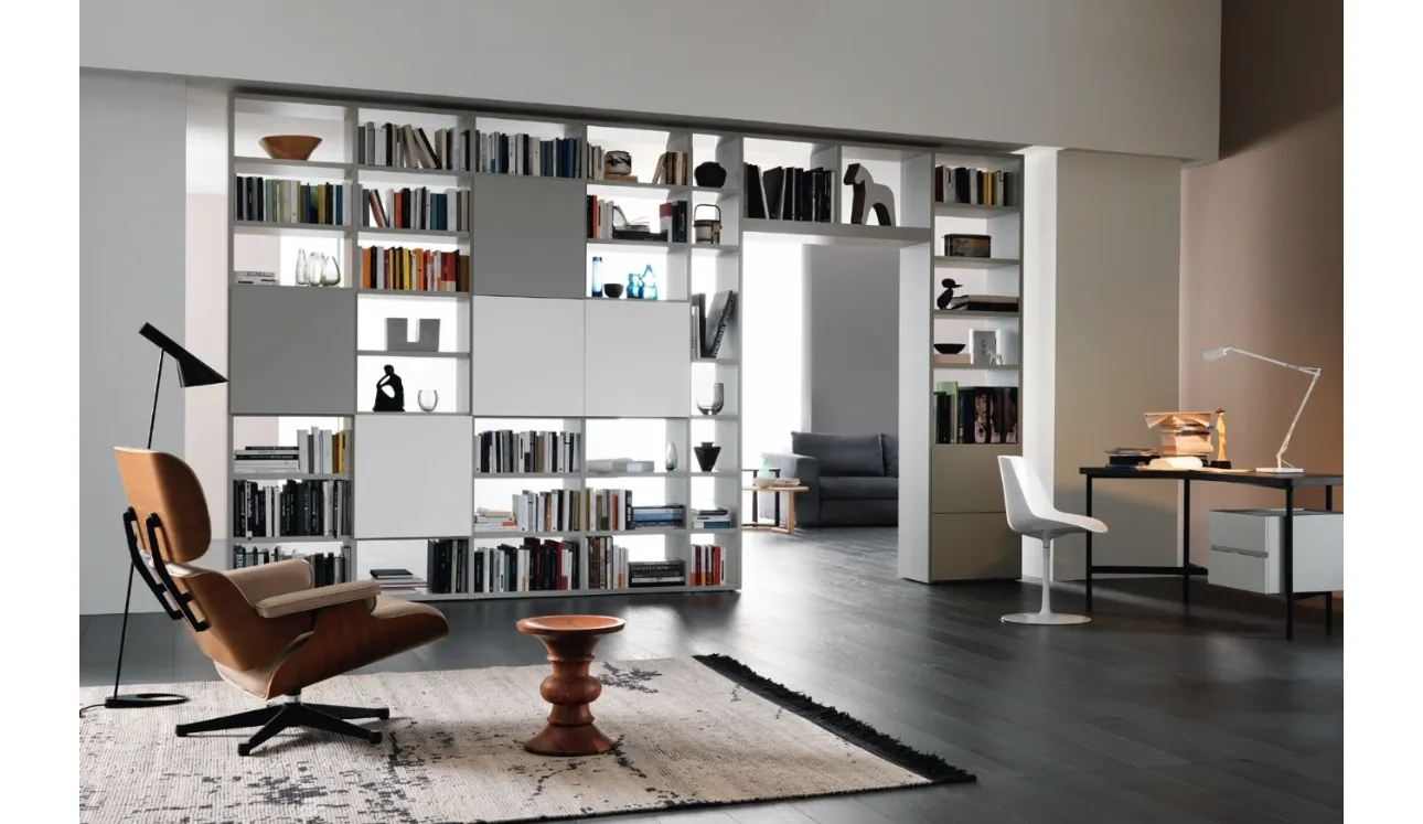Libreria divisoria bifacciale Modo M6C93 in laccato opaco di Sangiacomo