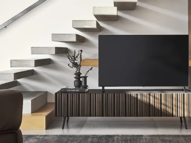 Madia Stripes a fasce verticali irregolari di Calligaris