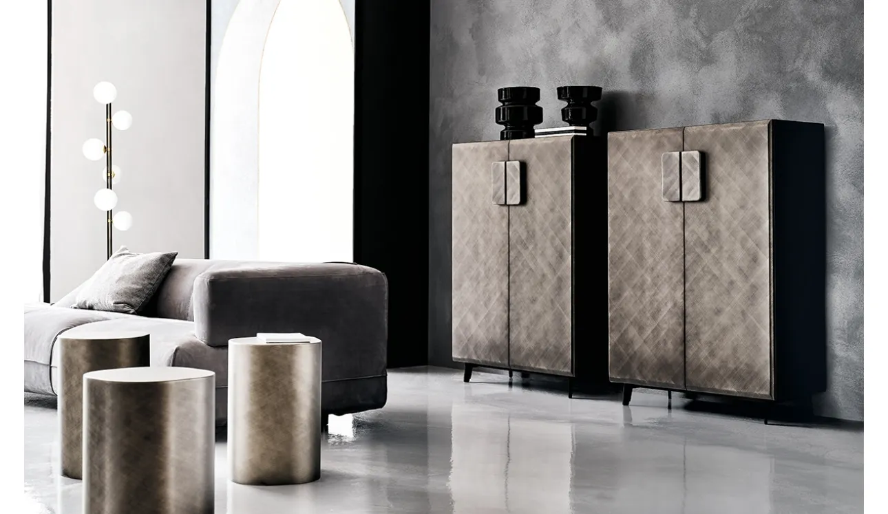 Madia in legno con ante in finitura Brushed Grey Tudor di Cattelan Italia