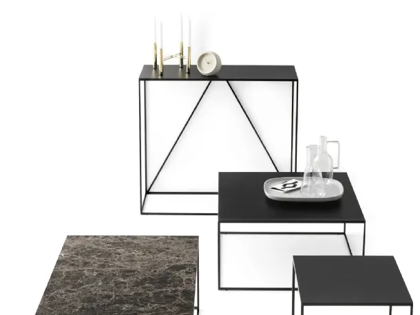 Mobile ingresso in tubo di metallo e piano in lamiera Thin di Calligaris