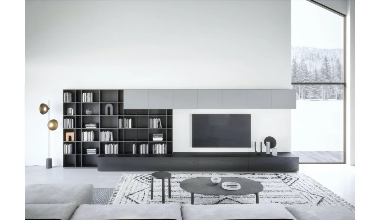 Parete attrezzata con libreria Wall 12 01 in laccato opaco di Novamobili