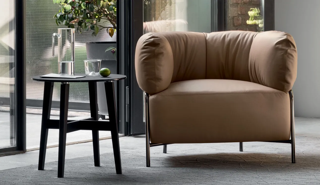 Poltroncina Quadrotta in tessuto imbottito di Calligaris