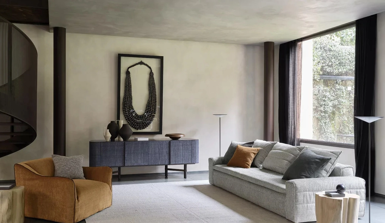 Poltrona in tessuto imbottito Saia di Gervasoni