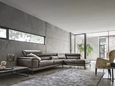 Divano angolare in pelle con poggiatesta reclinabili Tiziano di Nicoline