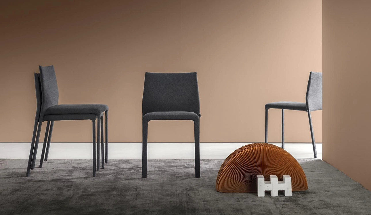 Sedia Corium in tessuto imbottito  di Alf Da Frè