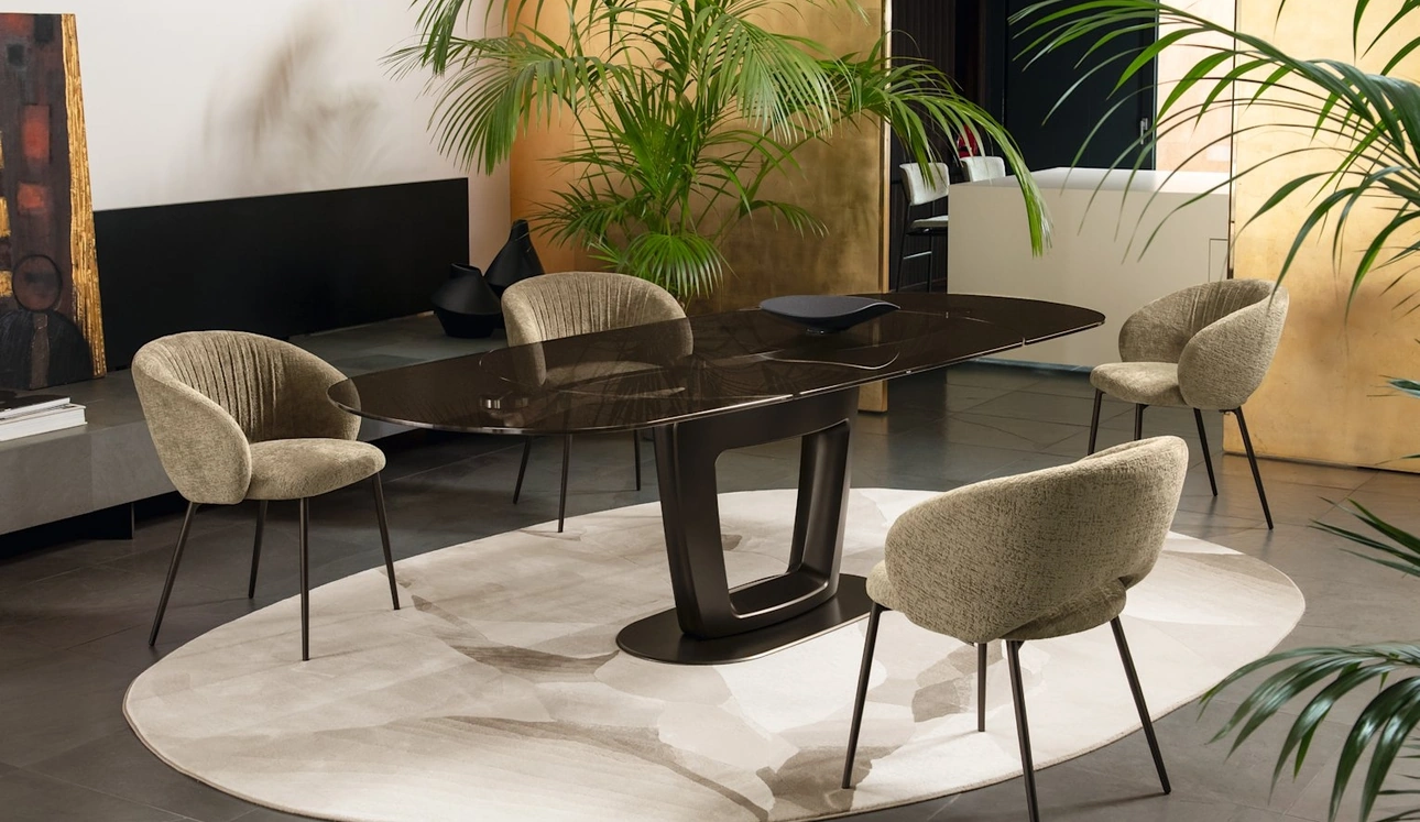 Sedia Anime in tessuto imbottito con gambe in metallo di Calligaris