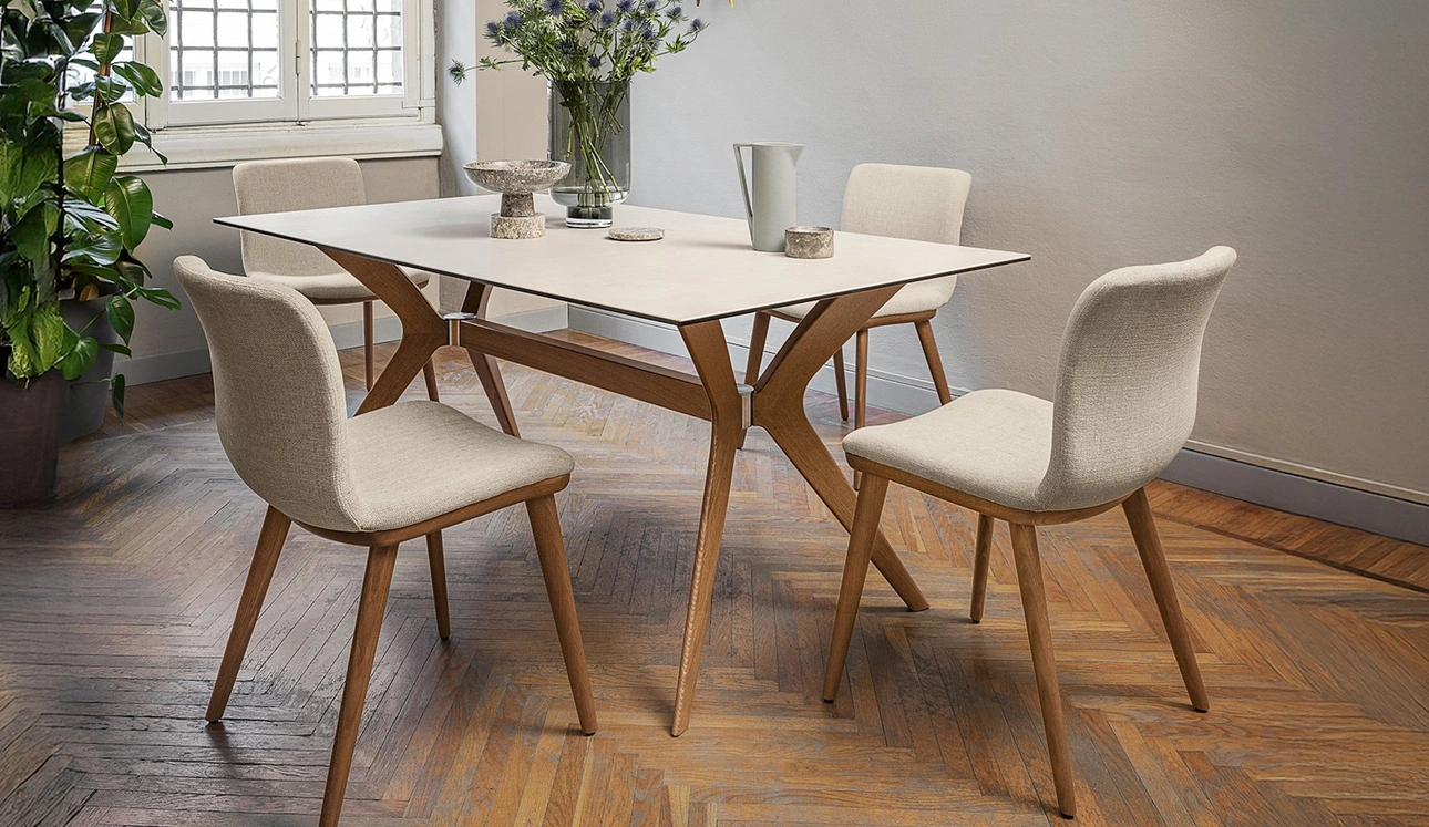 Sedia Annie in tessuto imbottito di Calligaris