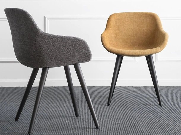 Sedia in tessuto imbottito Igloo di Calligaris