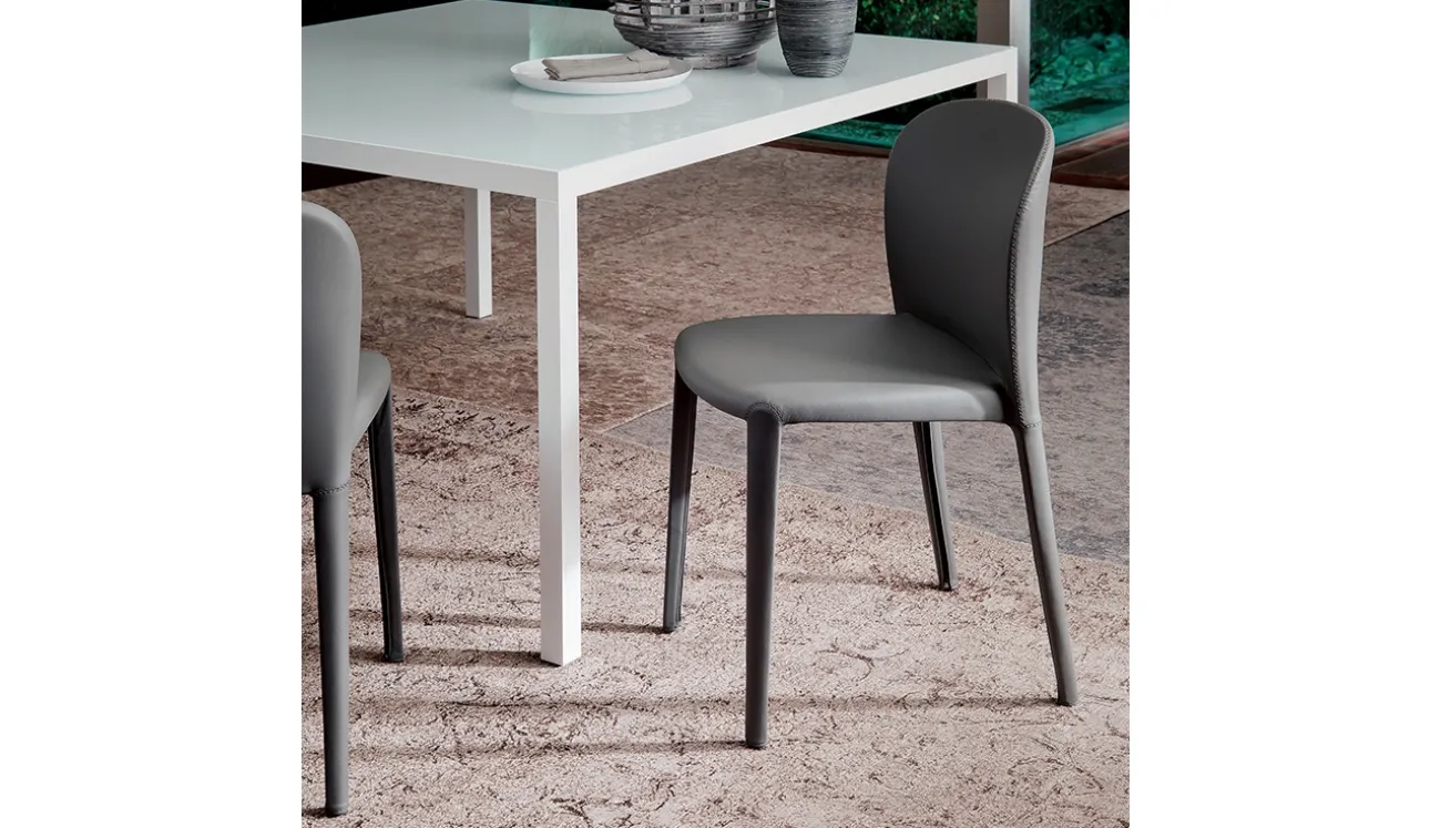 Sedia in acciaio rivestita in pelle Daisy di Cattelan Italia