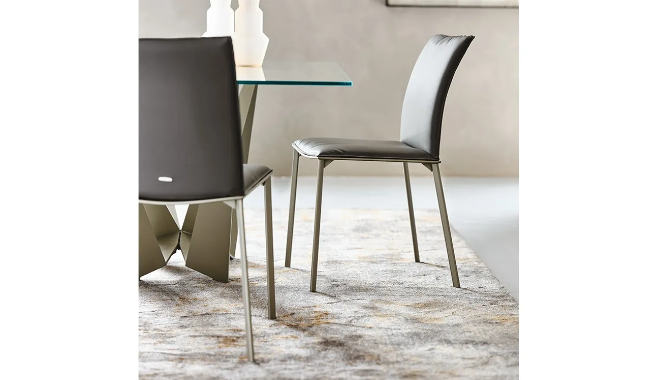 Sedia in pelle con schienale leggermente curvato Rita di Cattelan Italia