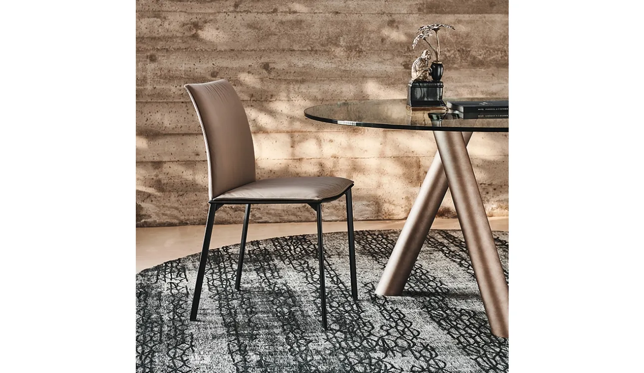 Sedia in pelle con schienale leggermente curvato Rita di Cattelan Italia