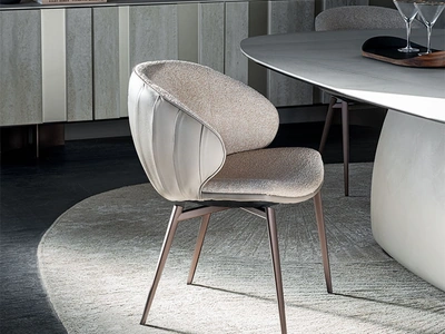 Sedia Charlotte in tessuto e pelle di Cattelan Italia