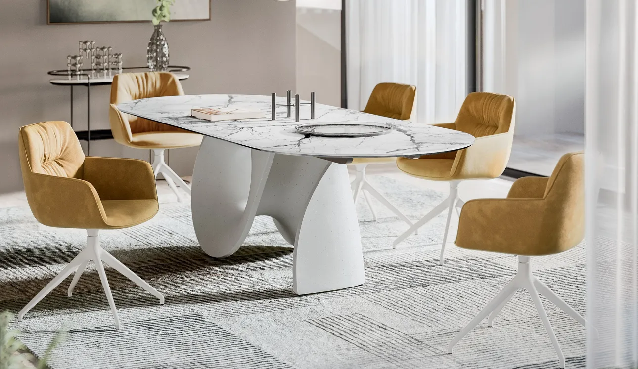 Sedia Cocoon con base girevole di Calligaris
