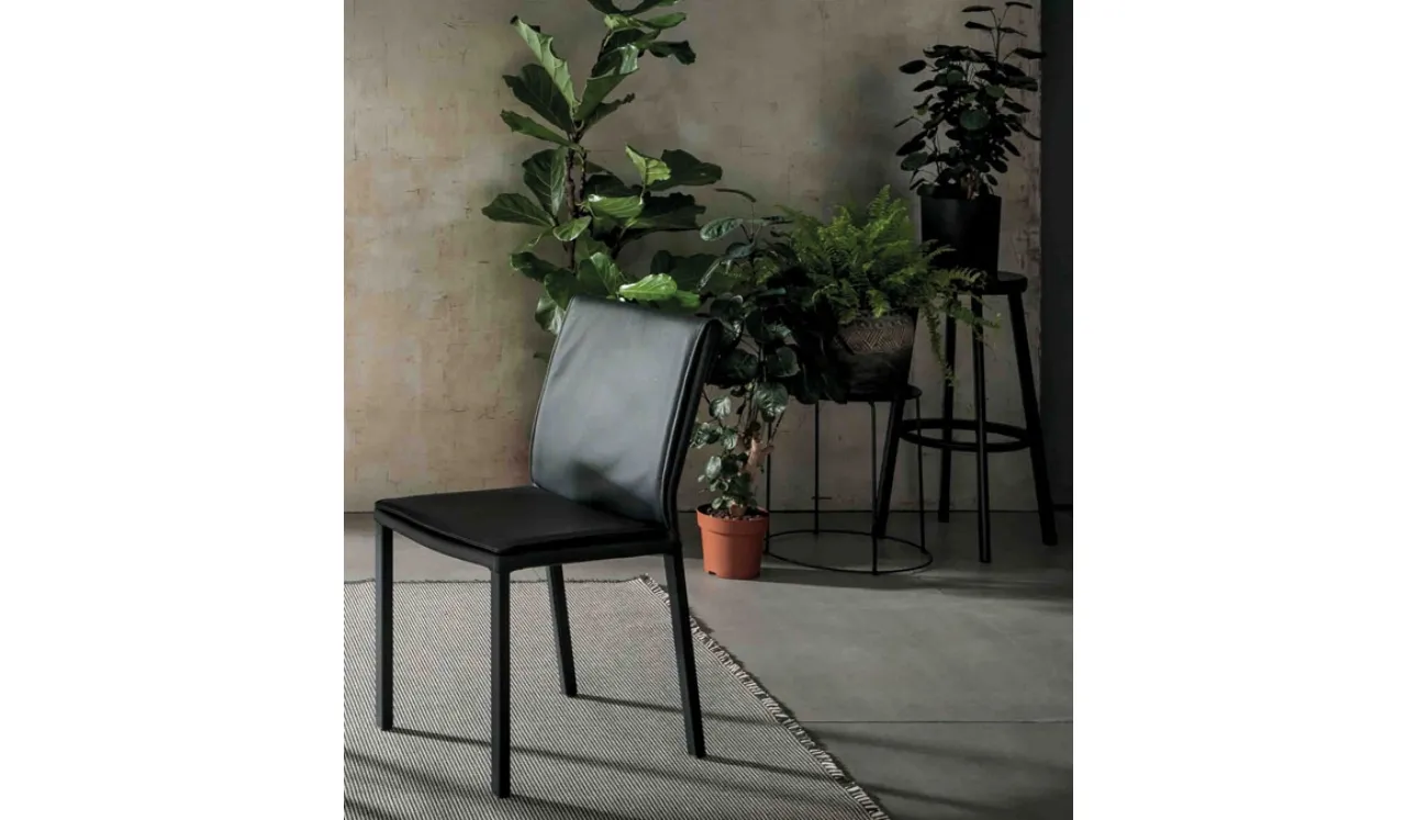 Sedia rivestita in pelle Molly di Altacom