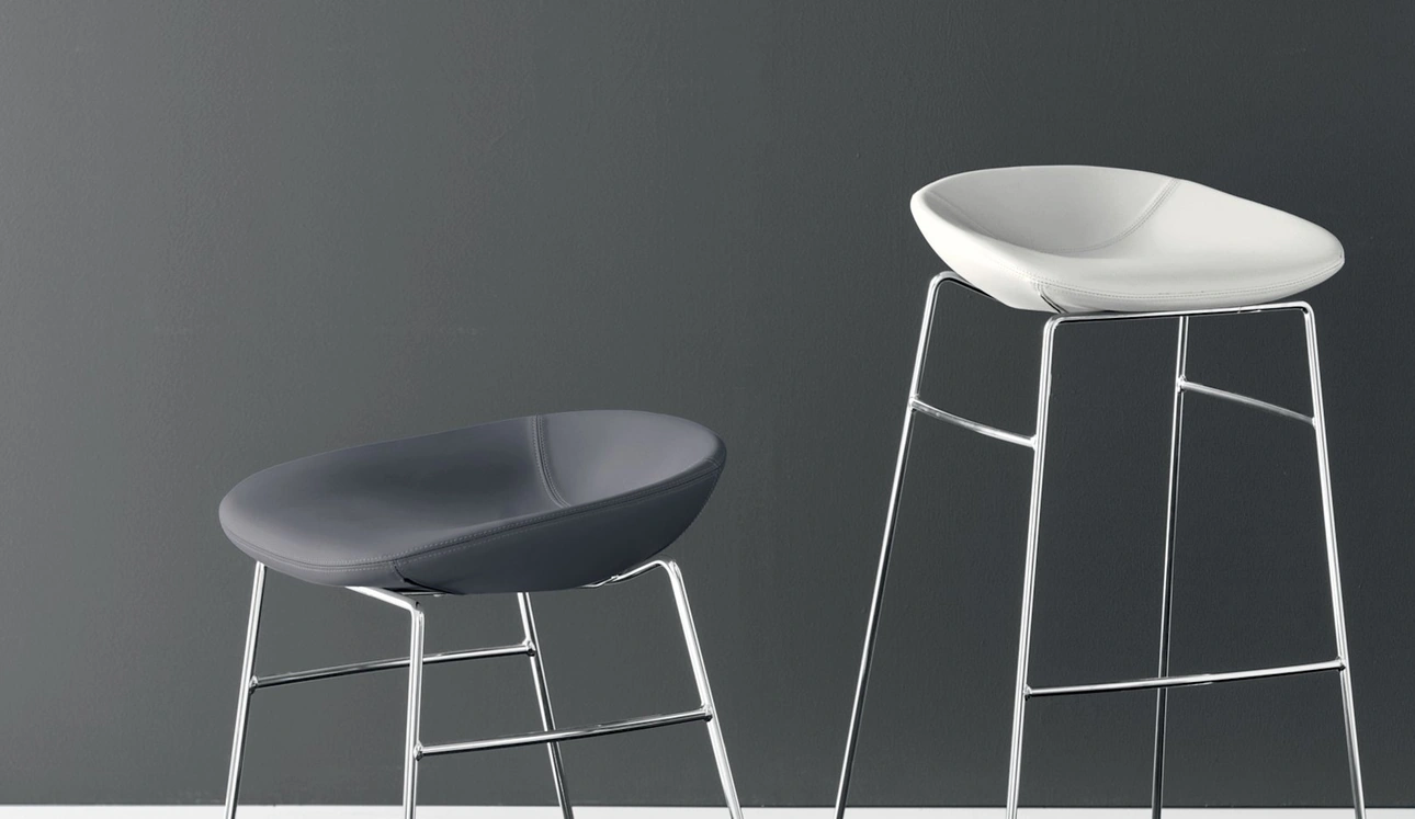 Sgabello Palm in pelle di Calligaris