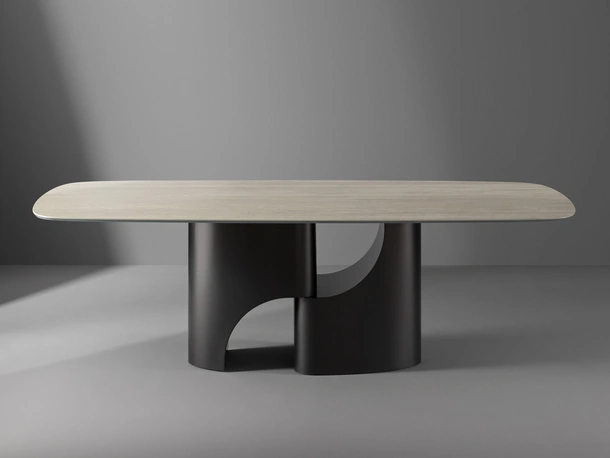 Tavolo Taijitu con top in ceramica di Bonaldo