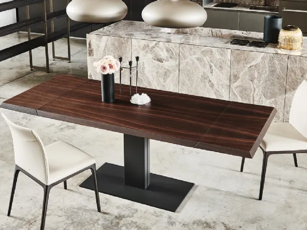 Tavolo allungabile con base in metallo e piano in legno Elvis Wood Drive di Cattelan Italia