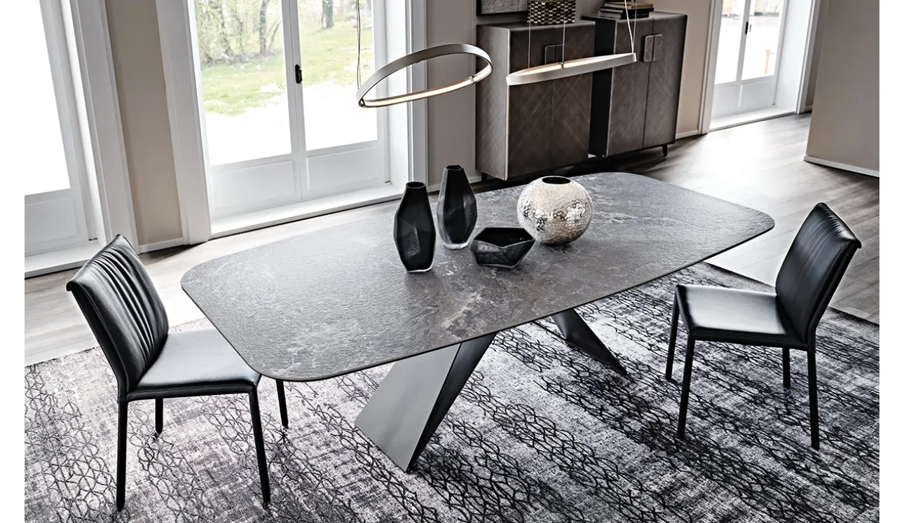 Tavolo con base in acciaio e piano in ceramica Premier Keramik di Cattelan Italia