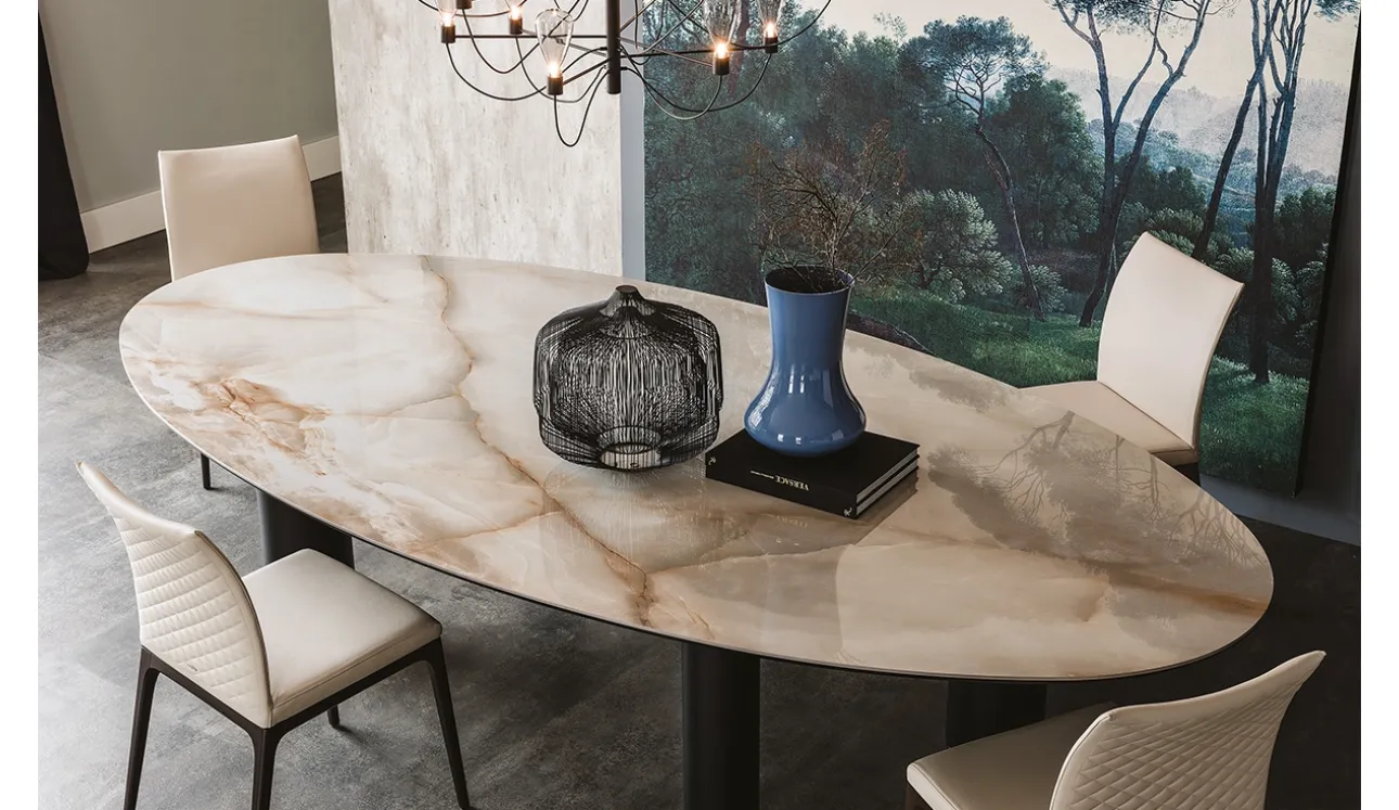 Tavolo con gambe in acciaio verniciato titanio e piano ovale in ceramica Roll Keramik di Cattelan Italia