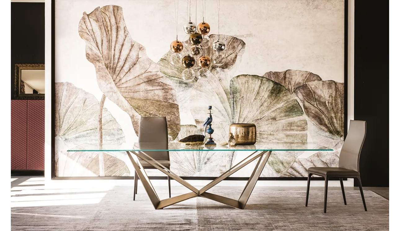 Tavolo con base in acciaio e piano in cristallo Skorpio di Cattelan Italia