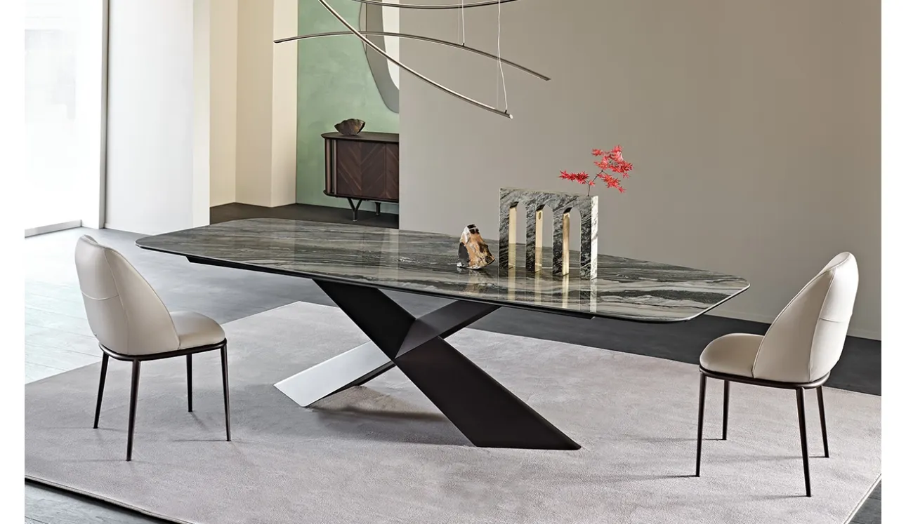 Tavolo con base in metallo e piano in ceramica Tyron Keramik di Cattelan Italia