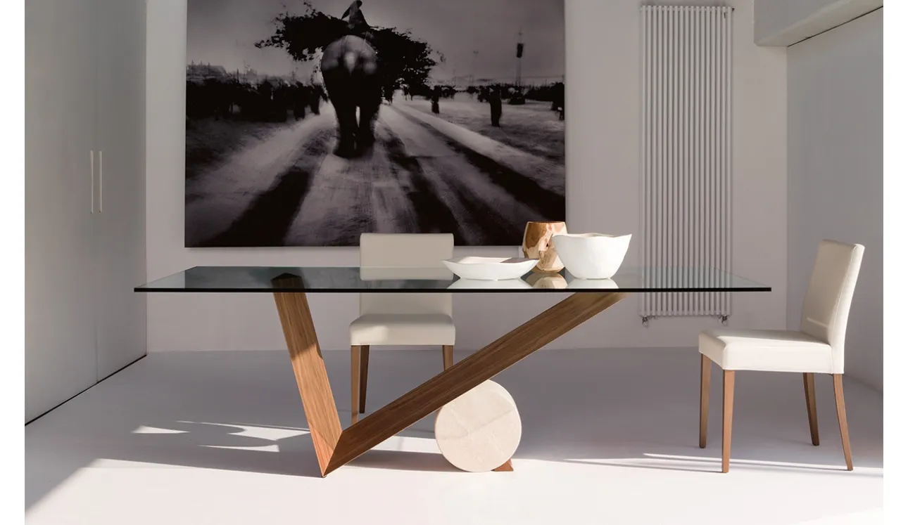 Tavolo in vetro con base in legno Valentino di Cattelan Italia