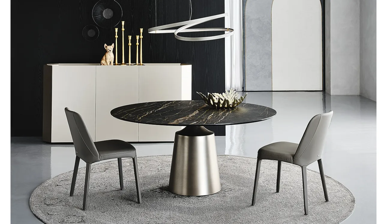 Tavolo rotondo con base monolite in acciaio verniciato e piano in ceramica Yoda Keramik di Cattelan Italia