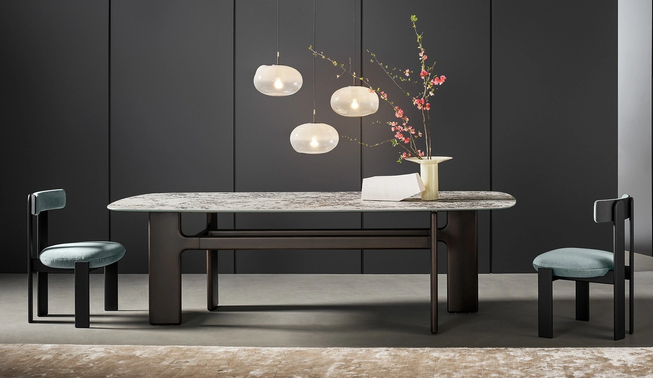 Tavolo Hippos con top in ceramica di Bonaldo