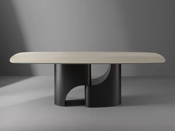Tavolo Taijitu con piano in marmo e base in metallo di Bonaldo