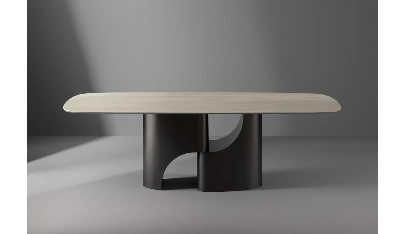 Tavolo Taijitu con piano in marmo e base in metallo di Bonaldo